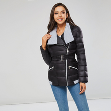 Laden Sie das Bild in den Galerie-Viewer, Ultra Light Hooded Jacket