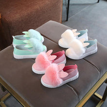 Laden Sie das Bild in den Galerie-Viewer, &#39;Bunny Pom&#39; Sneakers