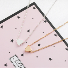 Laden Sie das Bild in den Galerie-Viewer, Tiny Heart Choker Necklace