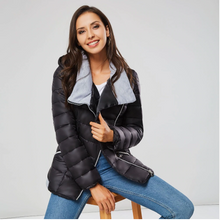 Laden Sie das Bild in den Galerie-Viewer, Ultra Light Hooded Jacket