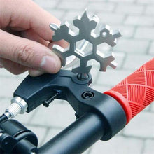 Laden Sie das Bild in den Galerie-Viewer, 18-in-1 Snowflake Multi Tool