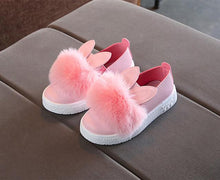 Laden Sie das Bild in den Galerie-Viewer, &#39;Bunny Pom&#39; Sneakers