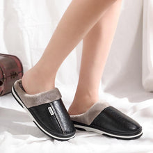 Laden Sie das Bild in den Galerie-Viewer, Men shoes winter warm slippers indoor slippers plus size 48 solid pu leather shoes waterproof male adult slippers DB016