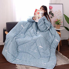 Laden Sie das Bild in den Galerie-Viewer, Winter Lazy Quilt with Sleeves