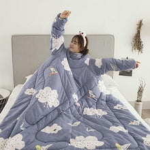 Laden Sie das Bild in den Galerie-Viewer, Winter Lazy Quilt with Sleeves